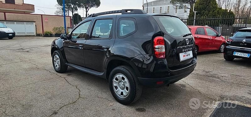 Usata Dacia Duster Lauréate 110 CV (80 kW) 2014 Grigio SUV