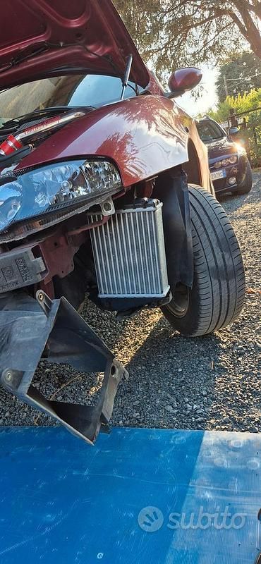 Usata Alfa Romeo 147 Distinctive 116 CV (85 kW) 2002 Rosso Utilitaria