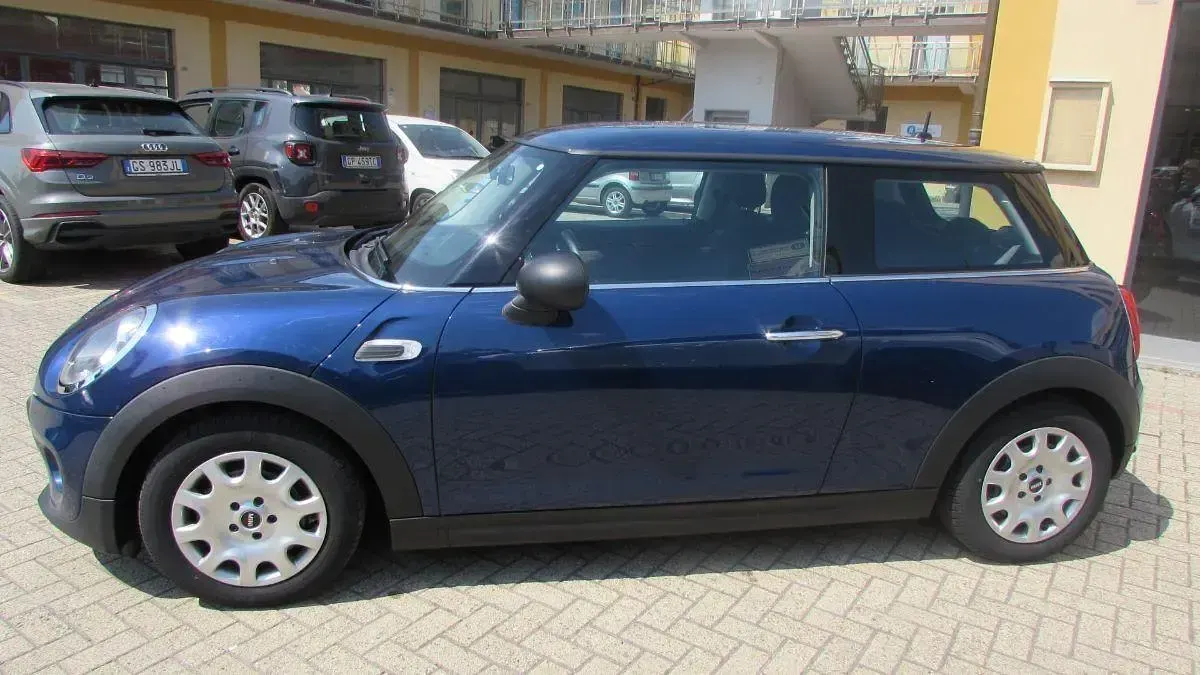 Usata Mini ONE 74 CV (54 kW) 2015 Blu Utilitaria