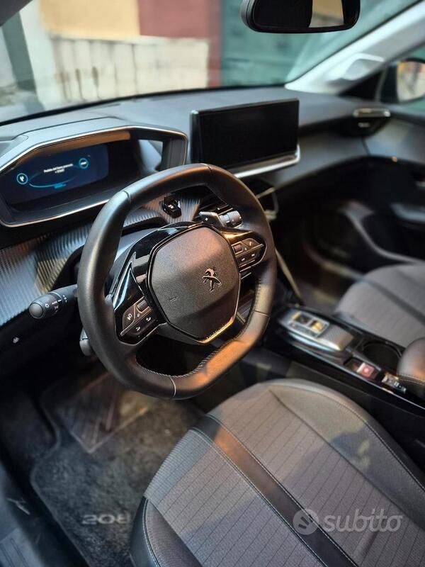 Usata Peugeot 208 101 CV (74 kW) 2022 Grigio Utilitaria