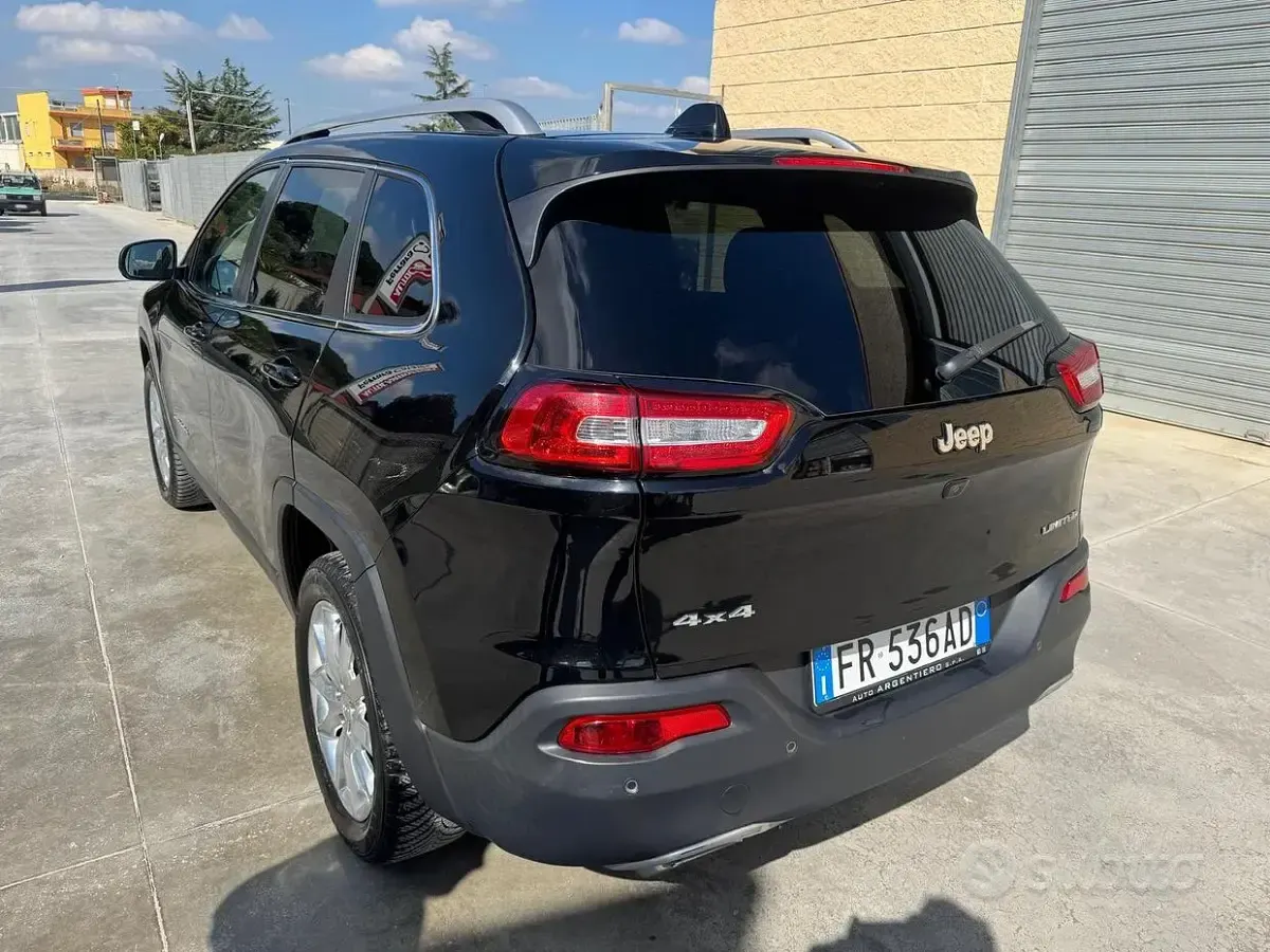 Usata Jeep Cherokee 195 CV (143 kW) 2018 Nero SUV