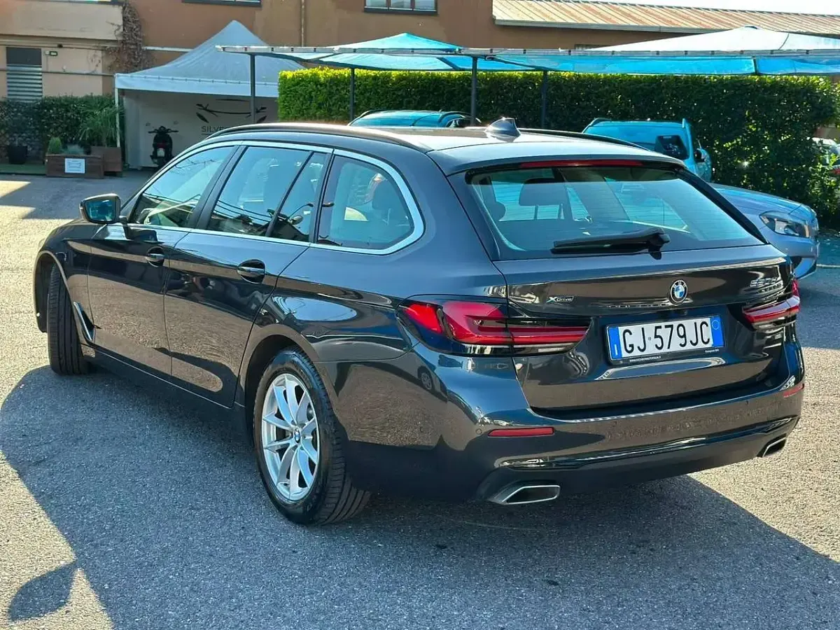 Usata BMW 520 190 CV (139 kW) 2022 Nero Station wagon