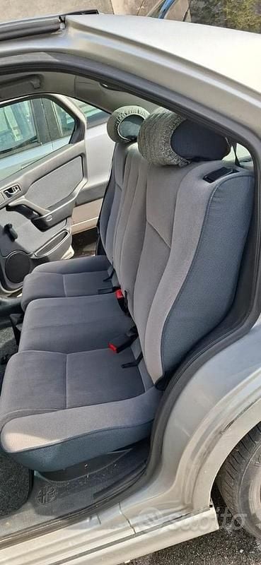 Second-hand Alfa Romeo 146 103 CP (75 kW) 2000 Gri Hatchback