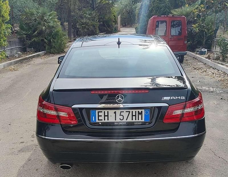 Gebraucht Mercedes E250 Avantgarde 204 PS (150 kW) 2011 Schwarz Coupé