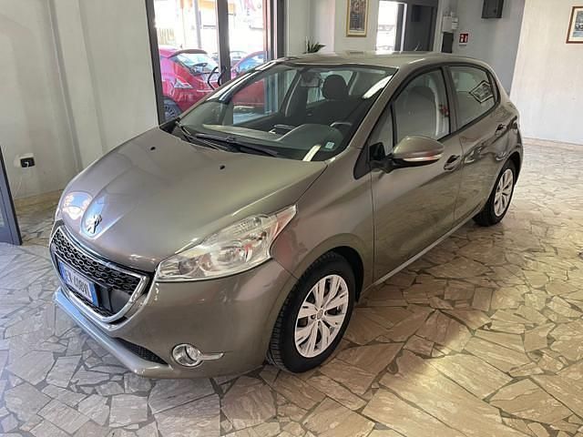 Usata Peugeot 208 Active 81 CV (59 kW) 2014 Grigio Utilitaria