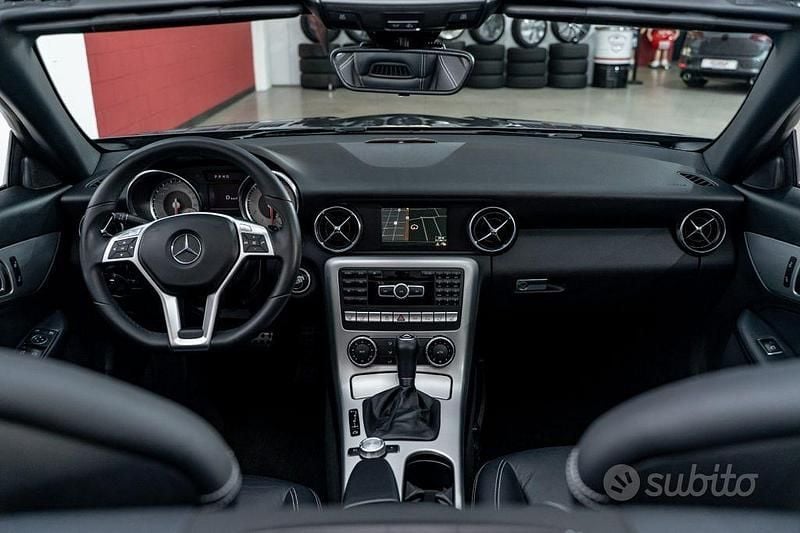 Usata Mercedes SLK200 185 CV (136 kW) 2011 Grigio tenorite met. cod. 755 Cabrio