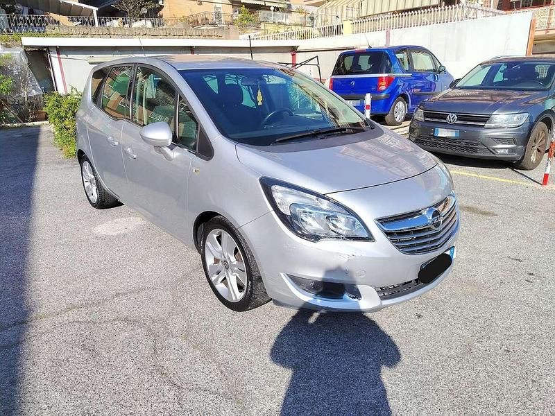 Usata Opel Meriva Cosmo 110 CV (80 kW) 2016 Argento Monovolume