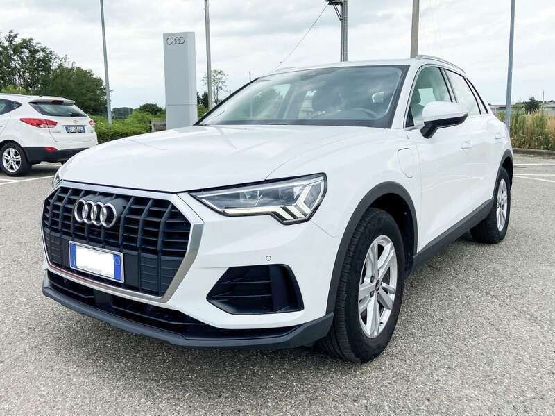 Bianco ibis Usata 2021 Audi Q3 Business SUV | 32.500 € (Cara) - Immagine 1/4