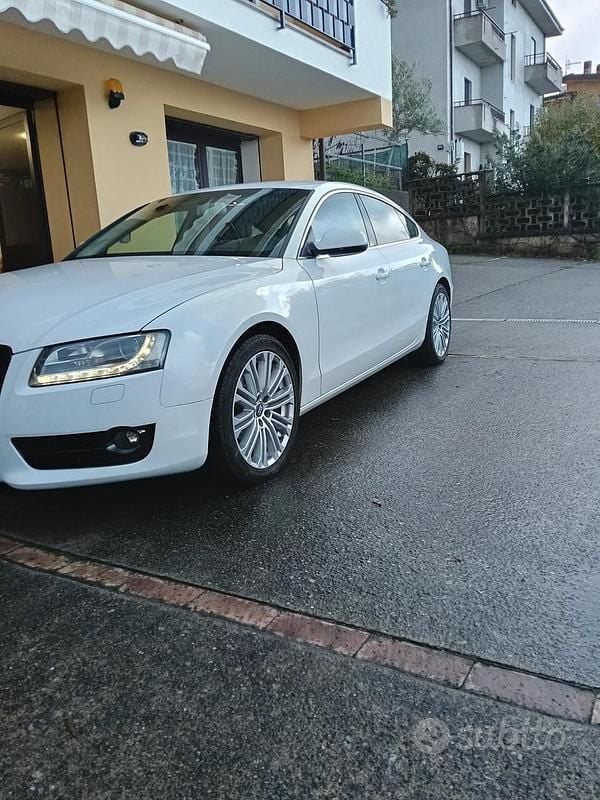 Begagnad Audi A5 177 HK (130 kW) 2011 Vit Sportkupé