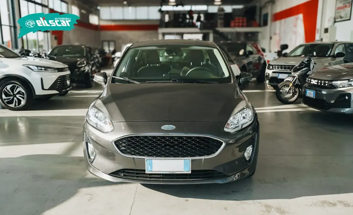 Usata Ford Fiesta 86 CV (63 kW) 2018 Grigio Utilitaria