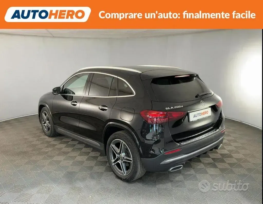 Usata Mercedes GLA200 AMG Line Premium 150 CV (110 kW) 2023 Nero SUV