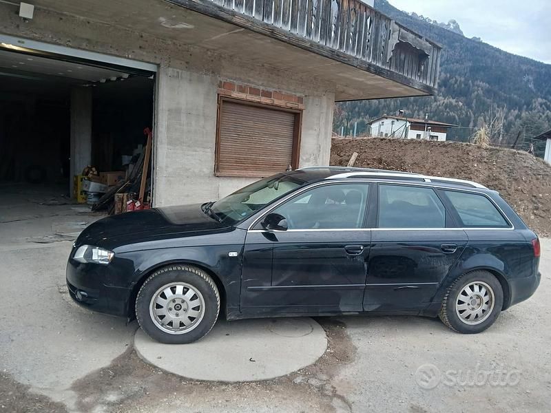 Usata Audi A4 101 CV (74 kW) 2005 Nero Station wagon