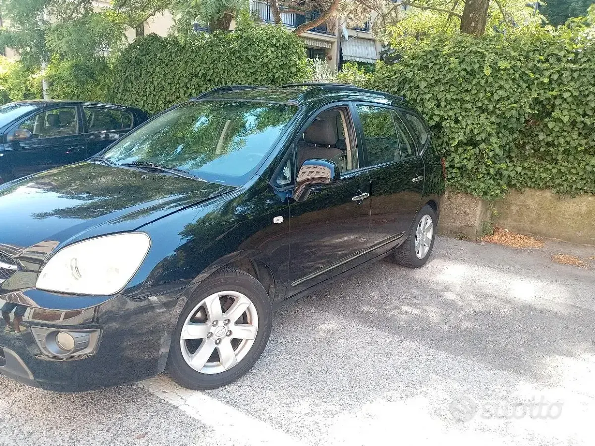 Usata Kia Carens 140 CV (102 kW) 2009 Nero Monovolume