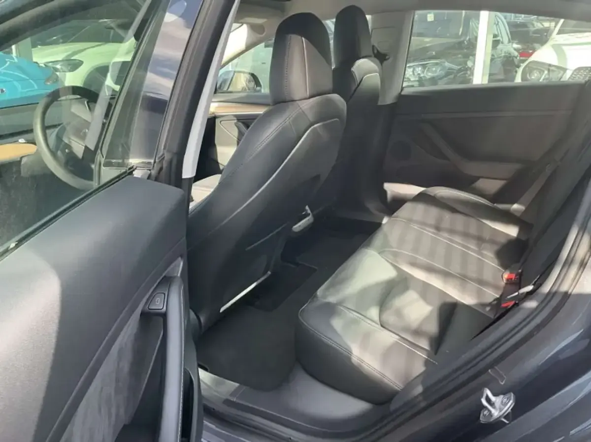Usata Tesla Model 3 88 kW (120 CV) 2022 Grigio Berlina