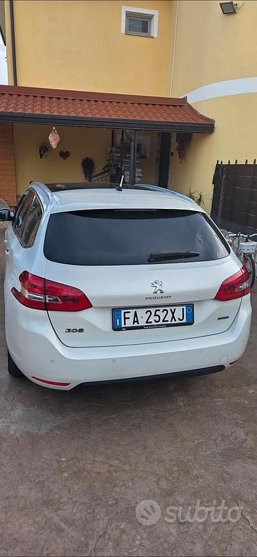 Usata Peugeot 308 Allure 120 CV (88 kW) 2015 Bianco Station wagon