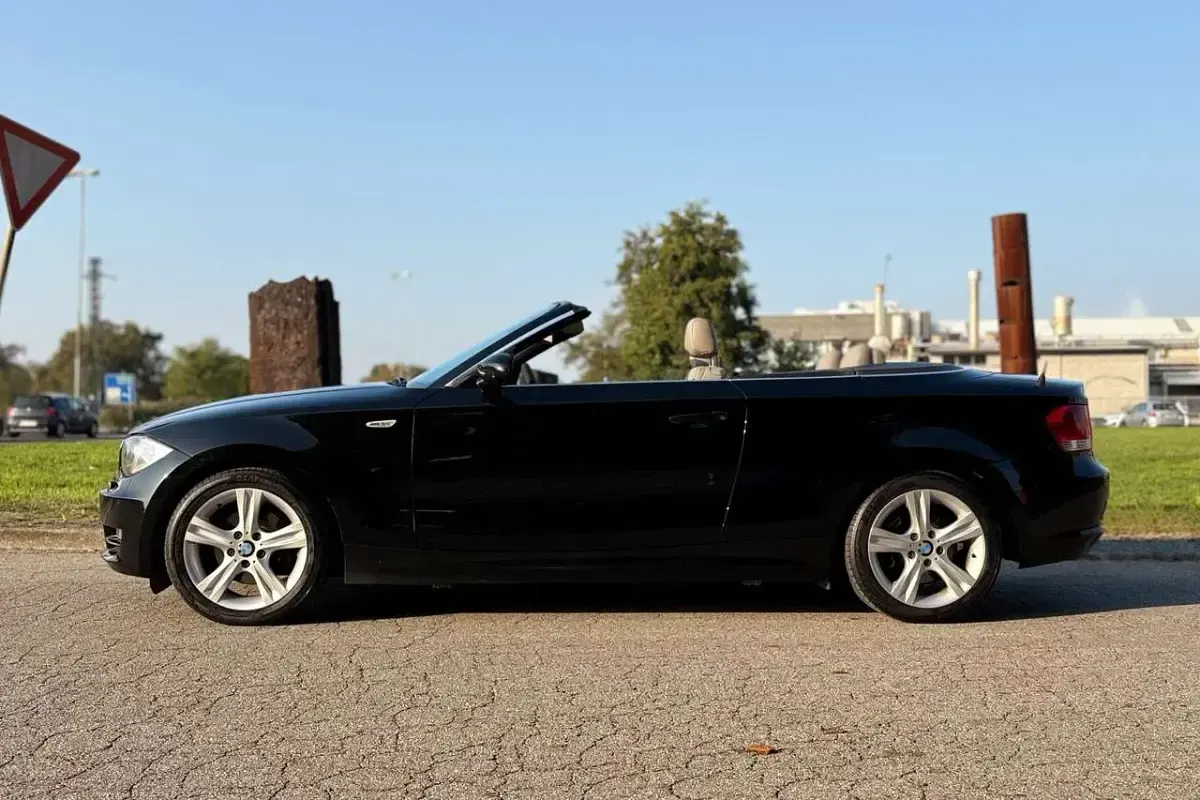 Usata BMW 125 Cabriolet Comfort Edition 218 CV (160 kW) 2009 Nero Cabrio