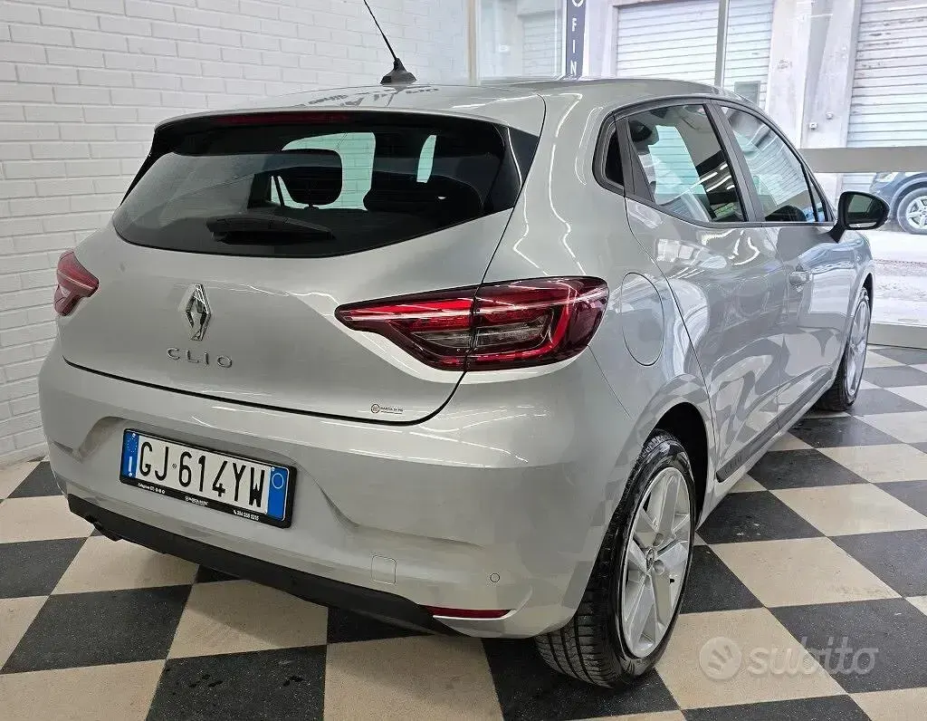 Usata Renault Clio V Zen 91 CV (66 kW) 2022 Grigio Berlina