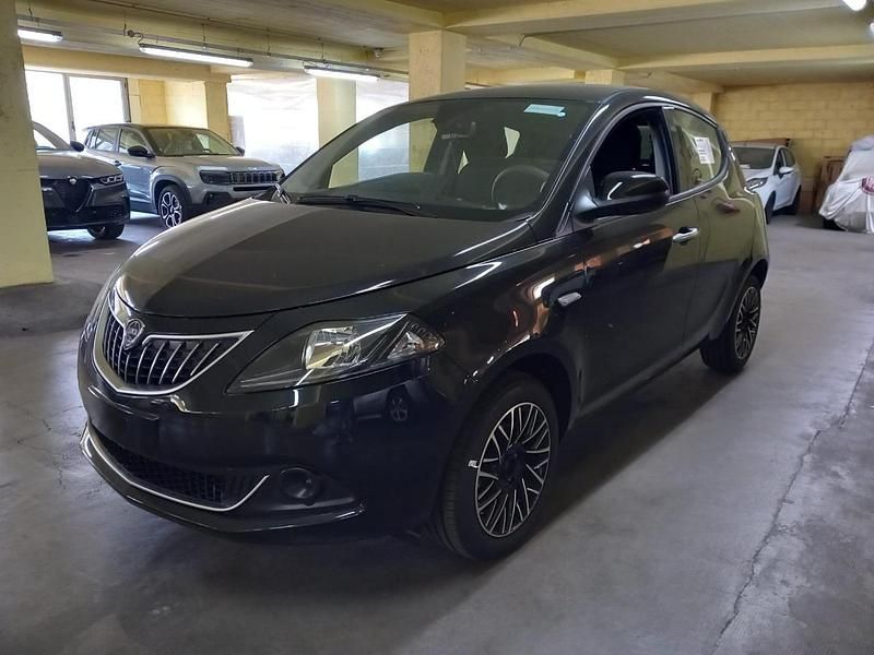 Nuova Lancia Ypsilon 69 CV (50 kW) 2025 Nero Utilitaria