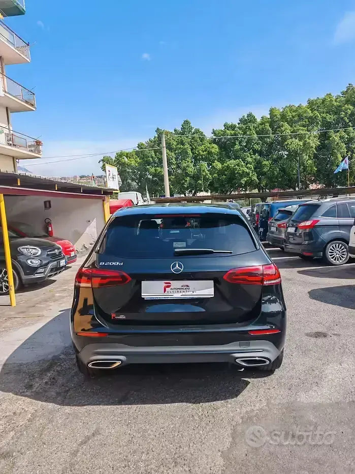 Usata Mercedes B200 150 CV (110 kW) 2021 Nero Utilitaria