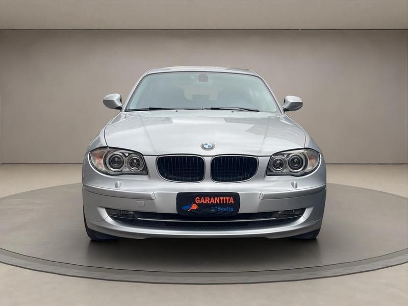 Occasion BMW 118 Comfort Edition 143 ch (105 kW) 2011 Argent Citadine
