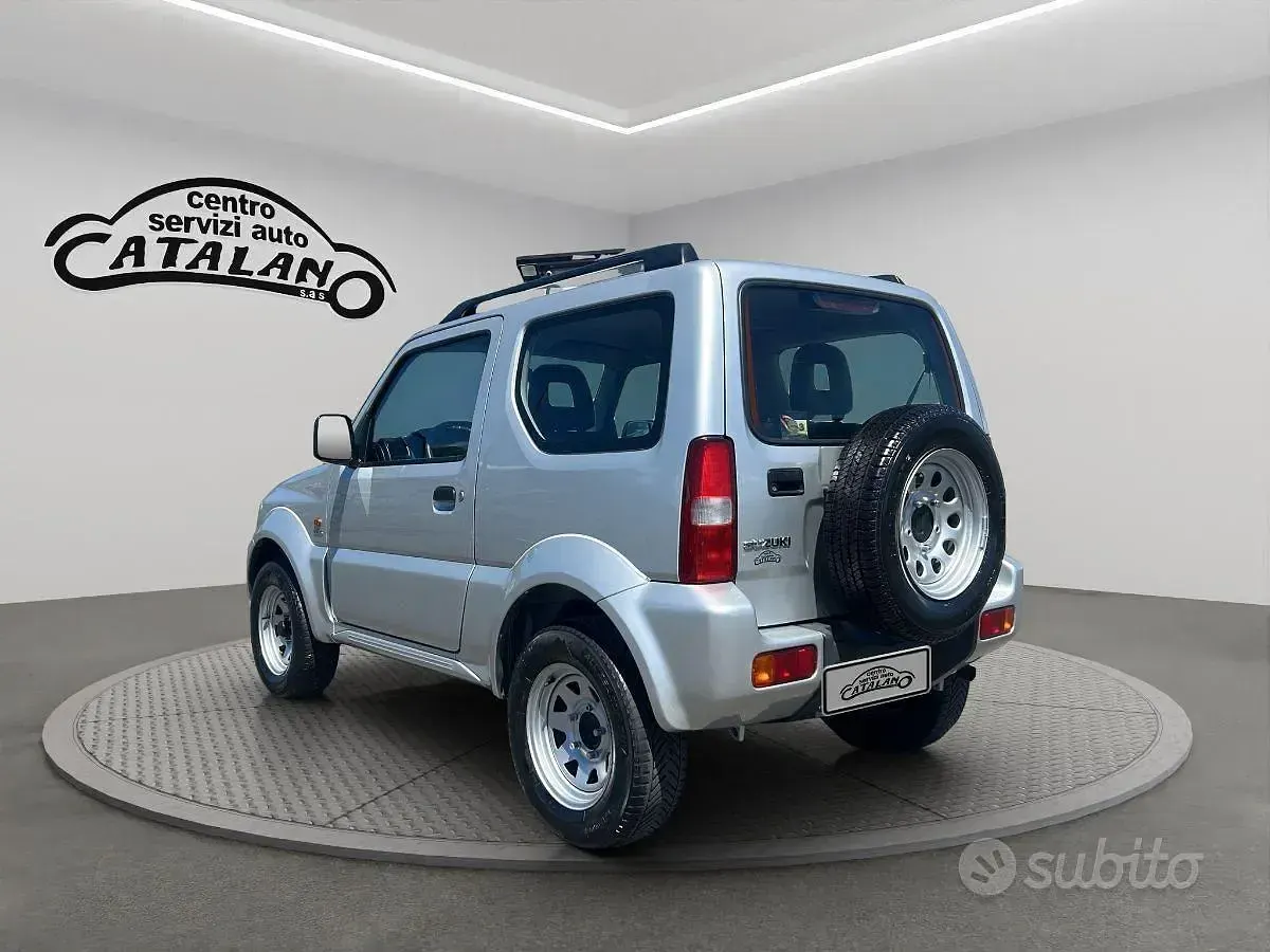 Usata Suzuki Jimny 65 CV (47 kW) 2004 Argento SUV
