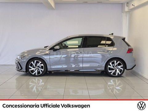 Usata VW Golf VIII R-line 150 CV (110 kW) 2023 Grigio Utilitaria