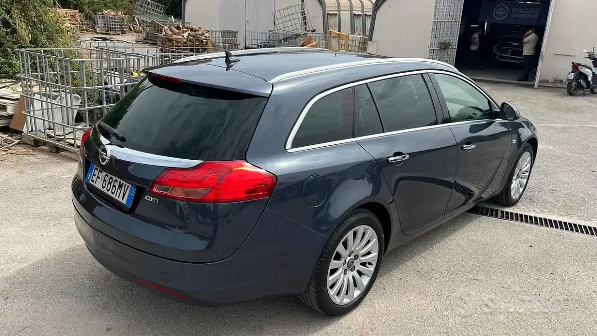 Usata Opel Insignia 160 CV (117 kW) 2011 Station wagon