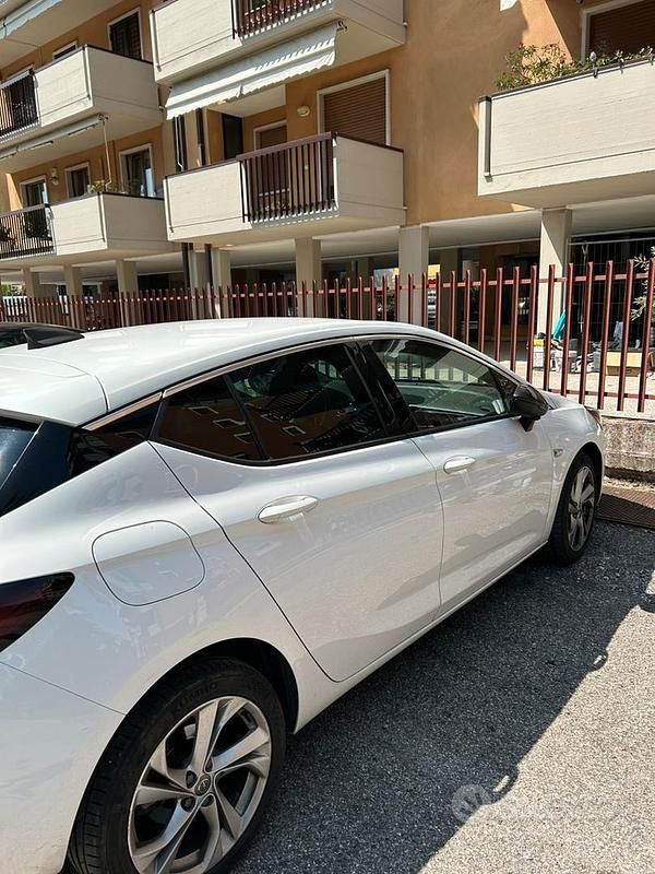 Usata Opel Astra 150 CV (110 kW) 2016 Bianco Berlina
