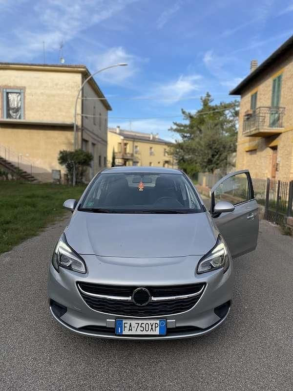 Usata Opel Corsa Edition 95 CV (69 kW) 2015 Berlina