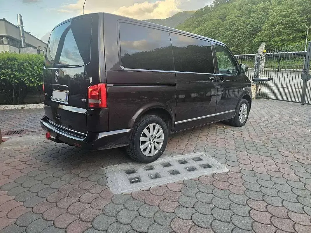 Usata VW T5 Highline 179 CV (131 kW) 2011 Furgone