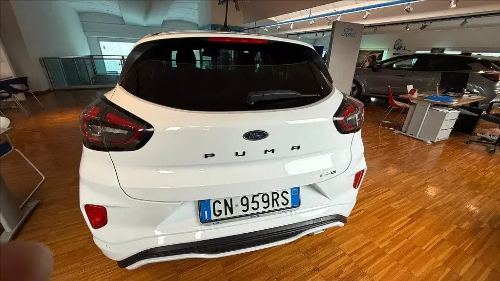 Usata Ford Puma ST-Line 125 CV (91 kW) 2023 Froz white SUV