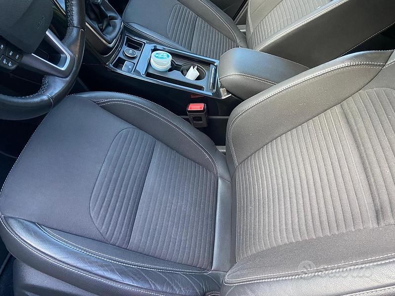 Usata Ford Kuga 150 CV (110 kW) 2017 Bianco SUV