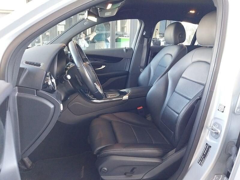 Usata Mercedes GLC200 163 CV (119 kW) 2020 Argento iridio SUV