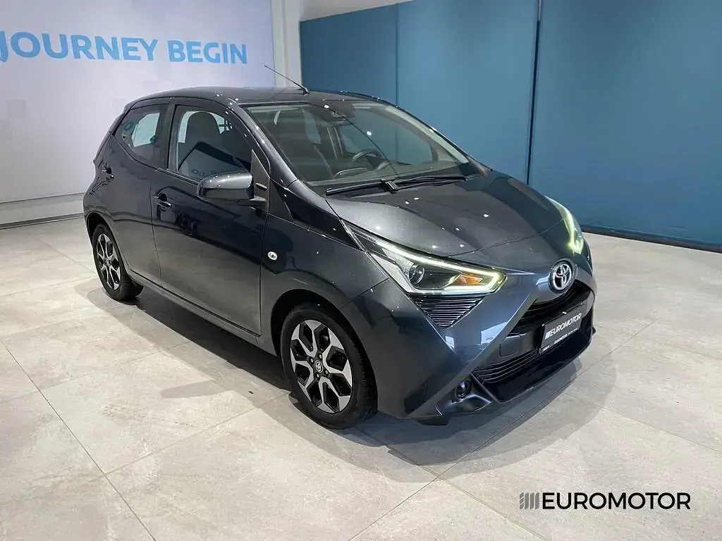 Usata Toyota Aygo 72 CV (52 kW) 2020 Grigio Utilitaria
