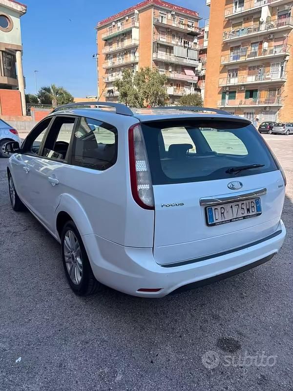 Usata Ford Focus 90 CV (66 kW) 2008 Bianco Berlina
