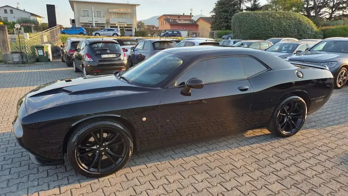 Usata Dodge Challenger SXT 309 CV (227 kW) 2017 Nero Coupé