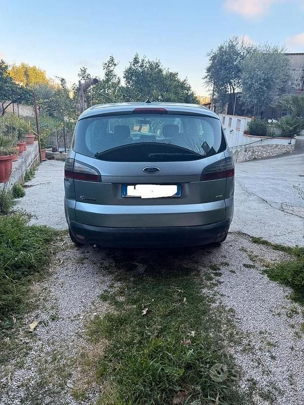 Usata Ford S-MAX Titanium 140 CV (102 kW) 2007 Grigio Monovolume