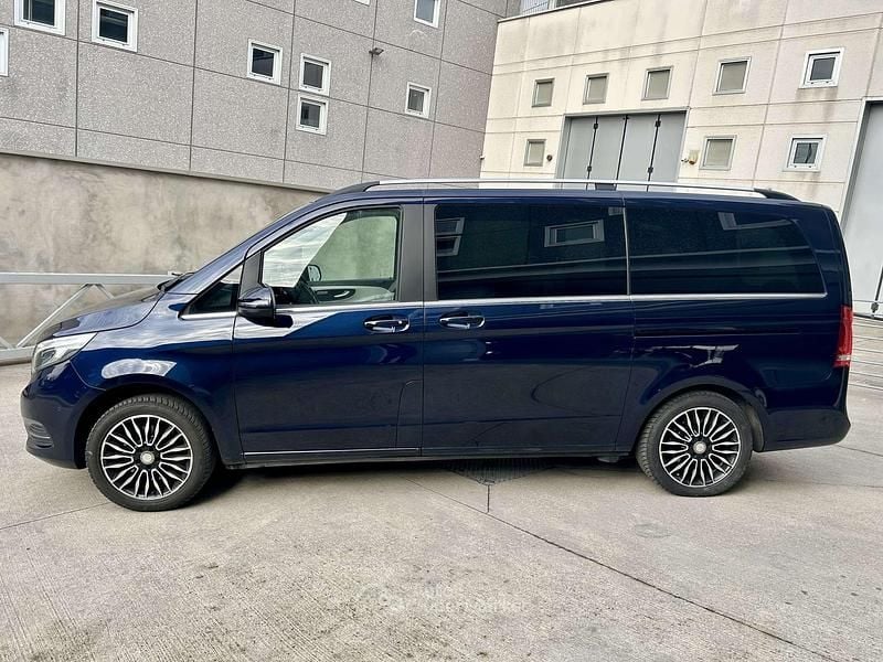 Usata Mercedes V250 Premium 190 CV (139 kW) 2016 Blu Monovolume