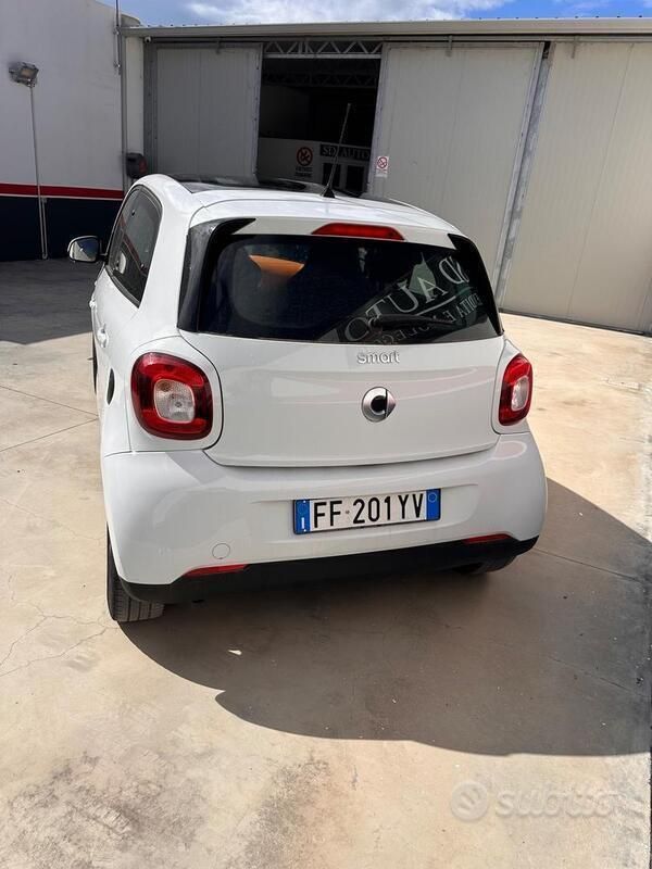 Usata Smart ForFour Prime 71 CV (52 kW) 2017 Bianco Utilitaria