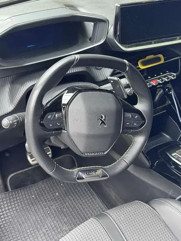 Usata Peugeot 208 GT 131 CV (96 kW) 2023 Utilitaria