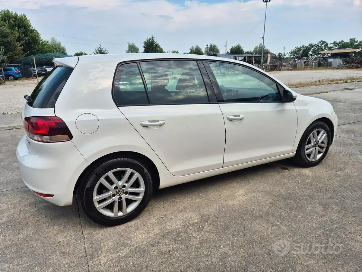 Usata VW Golf VI Highline 140 CV (102 kW) 2011 Bianco Utilitaria