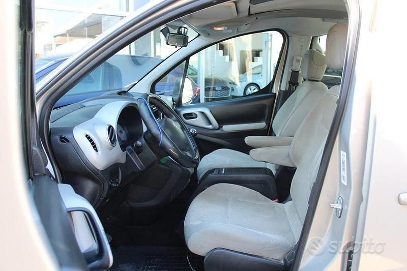 Usata Peugeot Partner Tepee 92 CV (67 kW) 2011 Grigio Monovolume