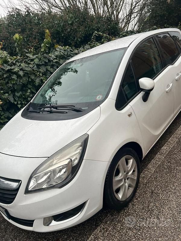 Usata Opel Meriva 120 CV (88 kW) 2015 Bianco Monovolume