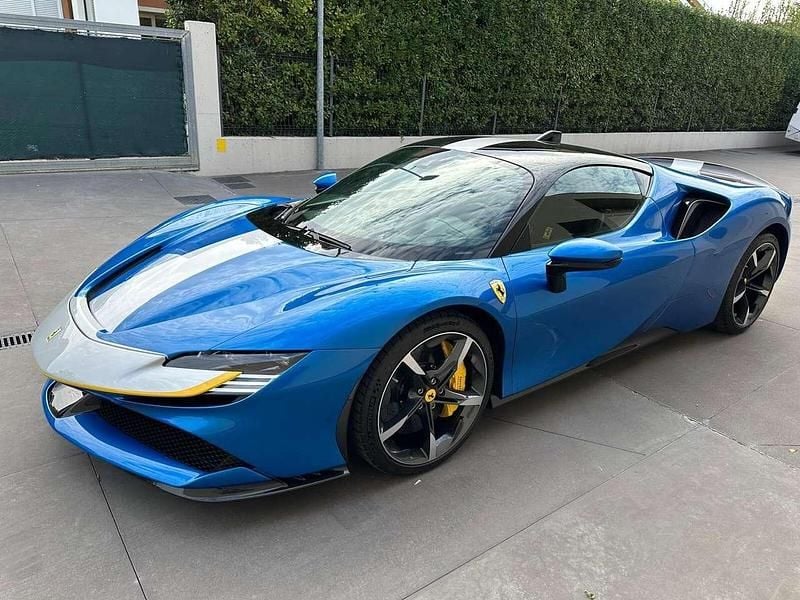 Usata Ferrari SF90 999 CV (734 kW) 2024 Blu/azzurro