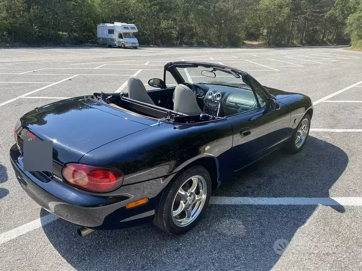 Usata Mazda MX5 110 CV (80 kW) 2003 Nero Cabrio