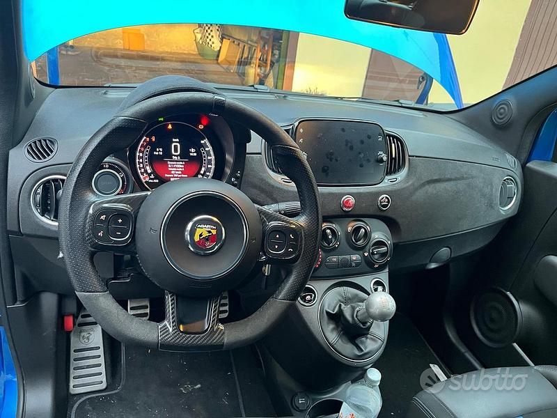 Usata Abarth 695 2023 Blu Utilitaria