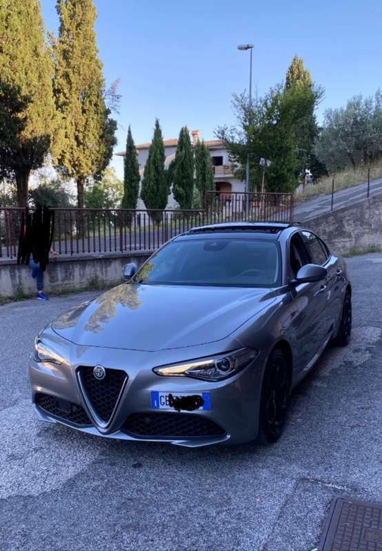 Usato 2018 Alfa Romeo Giulia 2.1 Diesel 179 CV (26.000 €)