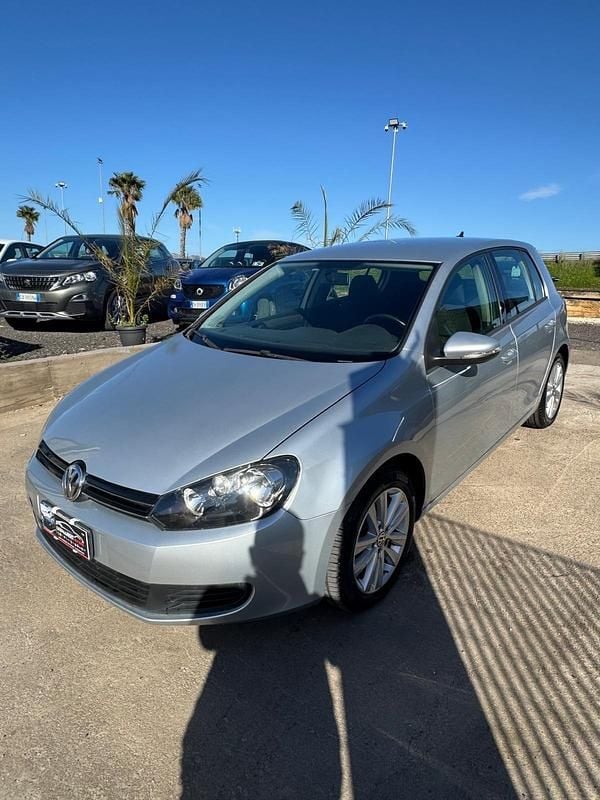 Usata VW Golf VI Comfortline 105 CV (77 kW) 2011 Argento Utilitaria