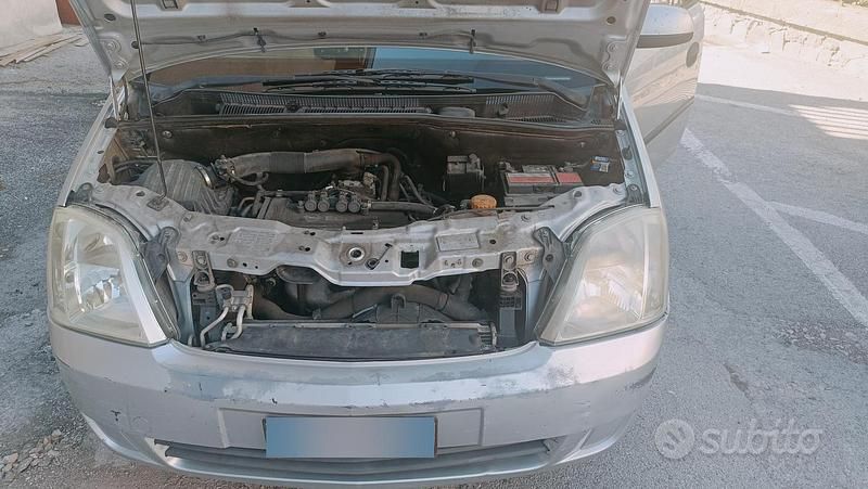 Usata Opel Meriva 90 CV (66 kW) 2005 Grigio Monovolume