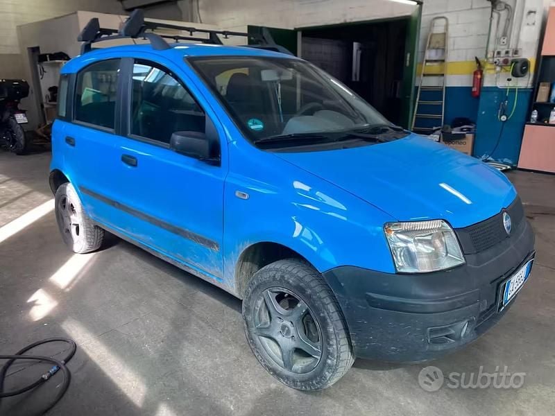 Usata Fiat Panda 4x4 Climbing 59 CV (43 kW) 2005 Blu Utilitaria